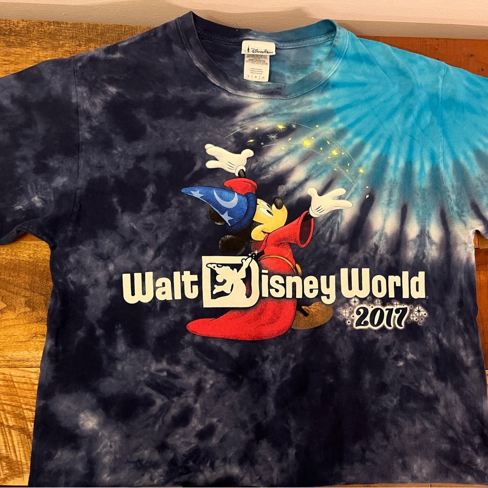Disney Parks vintage 2017 Blue Tie-Dye T-Shirt Mickey Mouse Size L